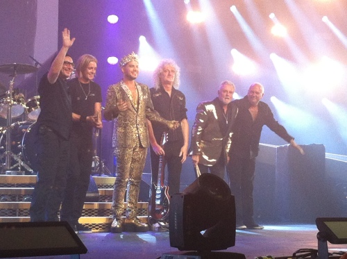 From left to right: Neil Fairclough (bass), Rufus Taylor (percussion, drums), Adam Lambert (vocals), Brian May (guitar, vocals), Roger Taylor (drums, vocals) & Spike Edney (keyboards). 